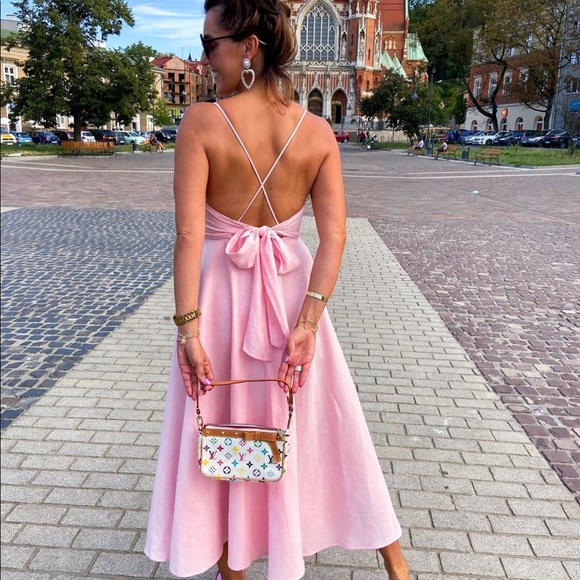 Bloggers favorite Zara pink dress - Picture 6 of 16